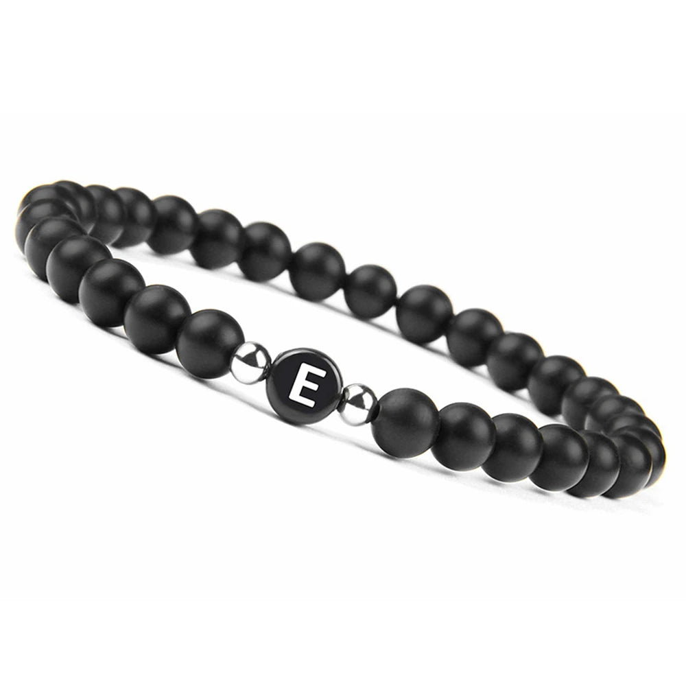6 mm 26 Buchstaben-Armband, Unisex, schwarzer mattierter Stein, Perlen-Armreif, handgefertigt, DIY-Armband für Frauen, Männer, Paare, Freundschaftsgeschenke