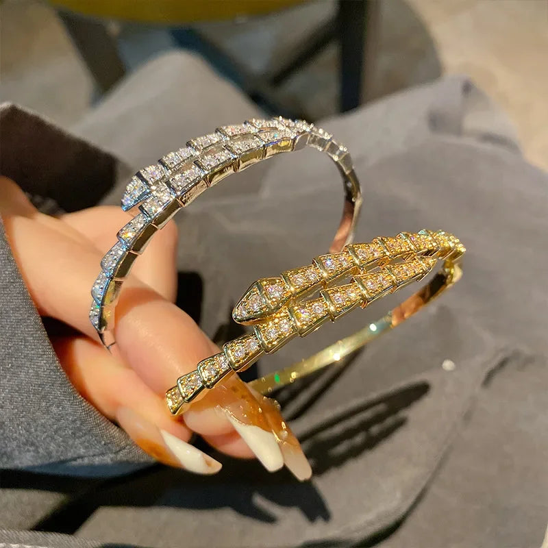 Premium-Halbschlange-Außenhandelswaren 2024, neuer grenzüberschreitender Bestseller, verkupfertes True Gold, T-Methode, Zirkonia-Damenarmband