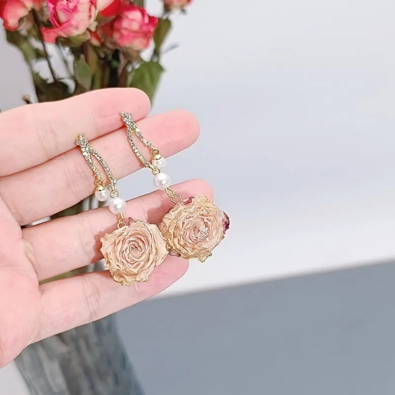Einzigartige getrocknete Blumenohrringe, elegante natürliche Rose, Blumenperle, Quaste, lange Ohrringe, Epoxidharz, Rosenohrringe, Schmuck im Großhandel