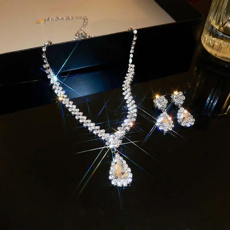 Glänzende Kristall Halskette Ohrringe Damen Mode Große Wassertropfen Strass Halsketten Hochzeit Abendkleid Schmuck Set