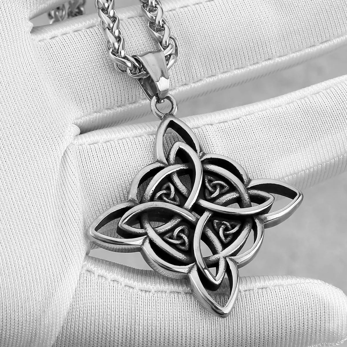 Vintage irische keltische Knoten Halskette Wikinger Schmuck Amulett Anhänger Mode Edelstahl Schmuck Geschenke Großhandel für Männer Frauen