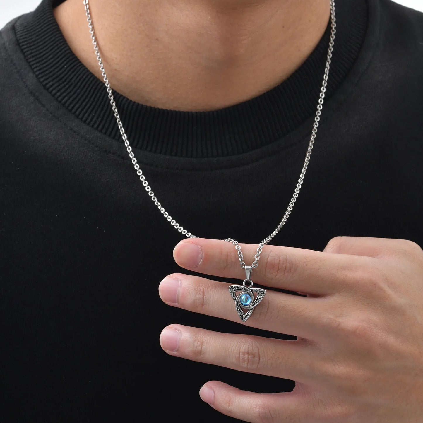 Mondstein-Halskette für Männer und Jungen, wasserdichte Halskette mit keltischem Knoten-Anhänger aus Edelstahl, Punk-Vintage-Schmuckgeschenke