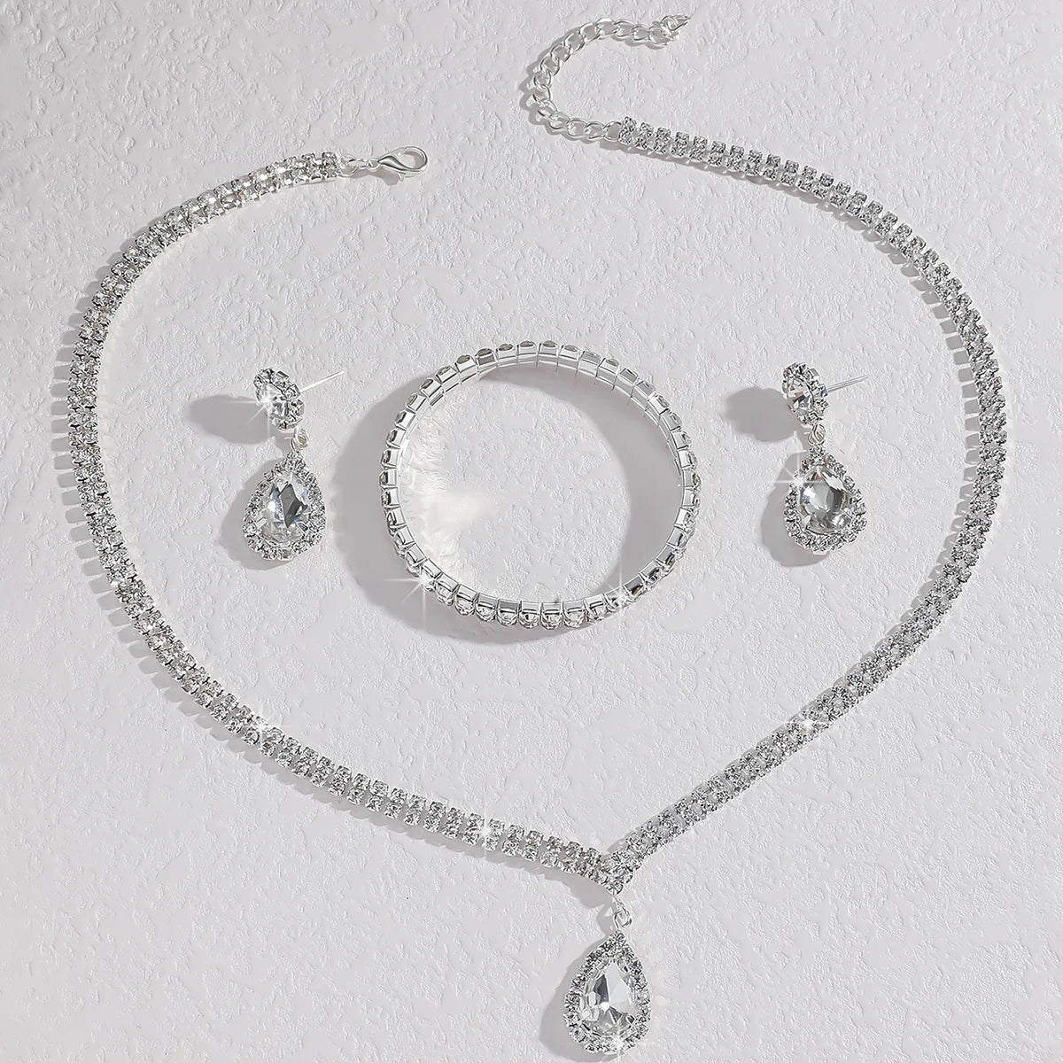 Hochzeit Saison Damen Mode Kupfer Klaue Kette Wassertropfen Halskette Ohrringe Armband Schmuck Set Hochzeit Bankett Festival Geschenk