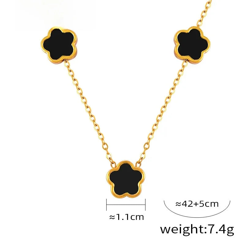 Rustikales frisches Titan-Stahl-Blumen-Accessoires-Armband, weiße Muschel, Acryl-Ohrringe, einfaches Halsketten-Set, Schmuck-Ensemble