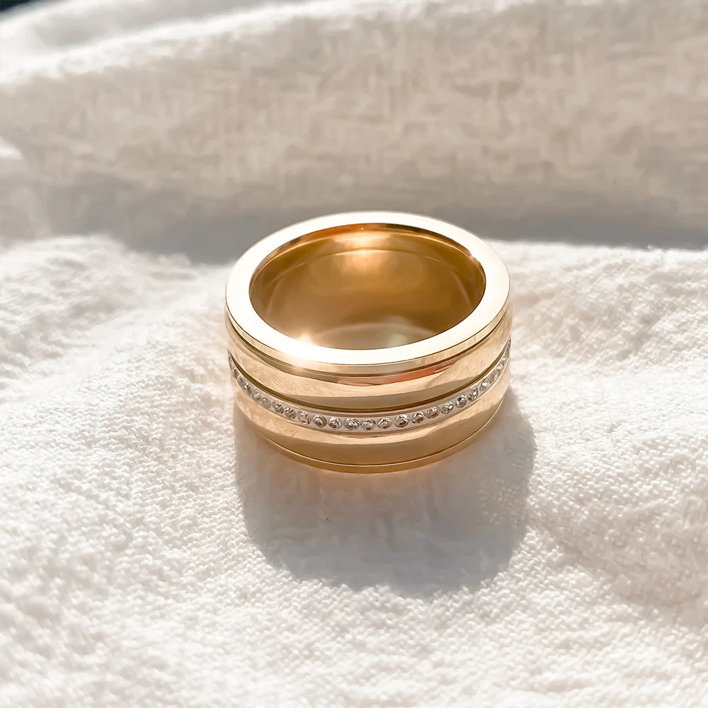 eManco Wide Face Intarsien Strass vergoldet Ring Metallic Paar Edelstahl Schmuck Ringe Fabrik Direkt Großhandelspreis