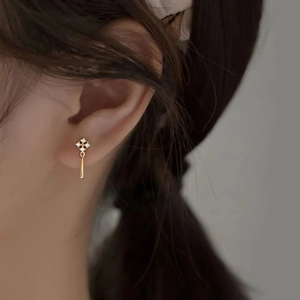Koreanische Nette Ohr Piercing Wasser Tropfen Ohrringe für Frauen Kristall Kurze Quaste Hypoallergen Weibliche Ohrringe Partei Schmuck Brincos