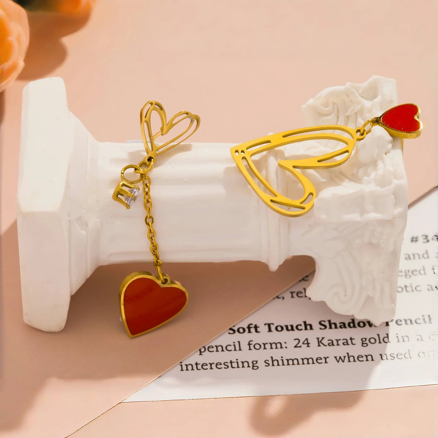 UHBINYCA Asymmetrische rote herzförmige Quasten-Anhänger-Ohrringe für Damen, vergoldeter exquisiter Schmuck aus Edelstahl