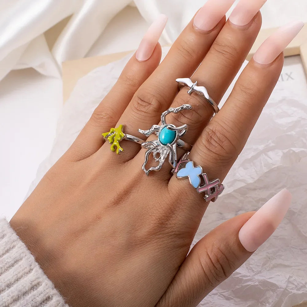 LATS 8 Stück unregelmäßige rote Kristallherz ästhetische Ringe für Frauen Y2K Gothic Schmetterling Spinnenring kreative Schmuckzubehör