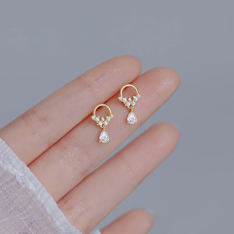 Koreanische Nette Ohr Piercing Wasser Tropfen Ohrringe für Frauen Kristall Kurze Quaste Hypoallergen Weibliche Ohrringe Partei Schmuck Brincos