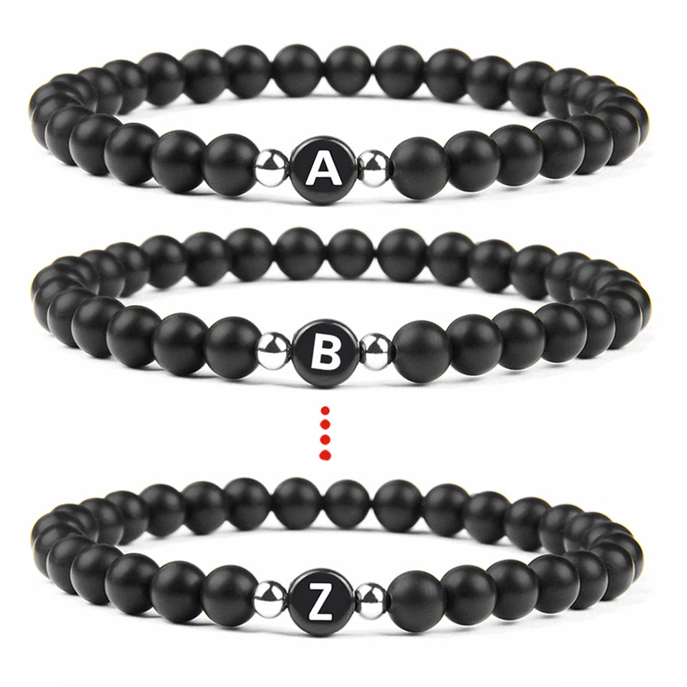 6 mm 26 Buchstaben-Armband, Unisex, schwarzer mattierter Stein, Perlen-Armreif, handgefertigt, DIY-Armband für Frauen, Männer, Paare, Freundschaftsgeschenke