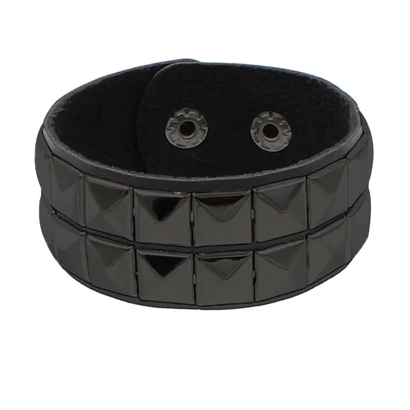 Punk-Lederarmband für 90er-Jahre-Männer und Frauen, Nieten-Manschettenarmband, verstellbares schwarzes Lederarmband, Metallbesatz, Schmuck, Geschenk