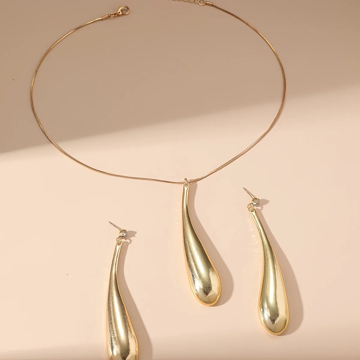 Minimalistisches Punk-Feng-Shui-Anhänger-Halsketten- und Ohrring-Set, Damen-Strassschmuck, für Alltag und Party-Anlässe, 3-teilig