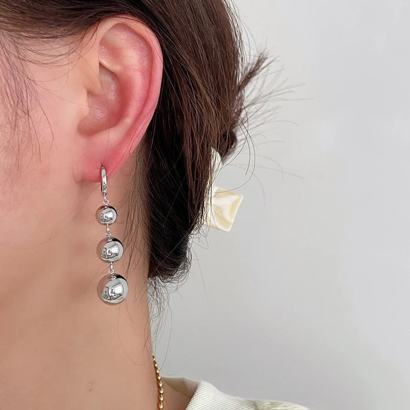 Punk Metall Runde Perle Quaste Anhänger Ohrringe für Frauen Mode Gold Farbe Glänzend Glatte Kugel Ohrringe Schmuck Zubehör
