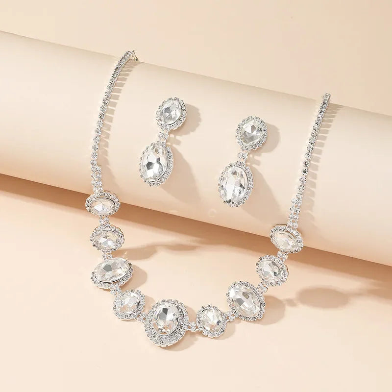 Neues funkelndes Volldiamant-Kristall-Ohrring-Halsketten-Set für Braut und Hochzeit, einfaches, vielseitiges Schmuckzubehör-Paar