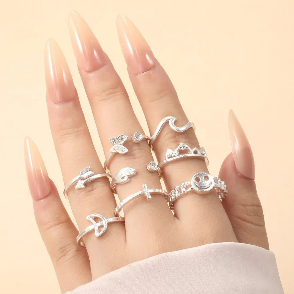 LATS 8 Stück unregelmäßige rote Kristallherz ästhetische Ringe für Frauen Y2K Gothic Schmetterling Spinnenring kreative Schmuckzubehör