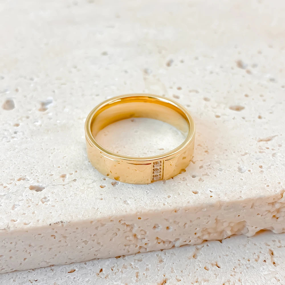 eManco Minimalistischer Ring mit breitem Gesicht, Strassring, poliert, metallisch, Premium-Party-Schmuck, Ringe direkt ab Werk