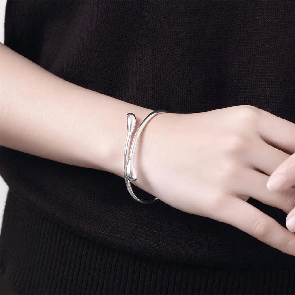 Trending produkte 925 Stempel Silber Wasser tropfen armband manschette armreif für Frauen Mode Hochzeit Party Mädchen Schmuck