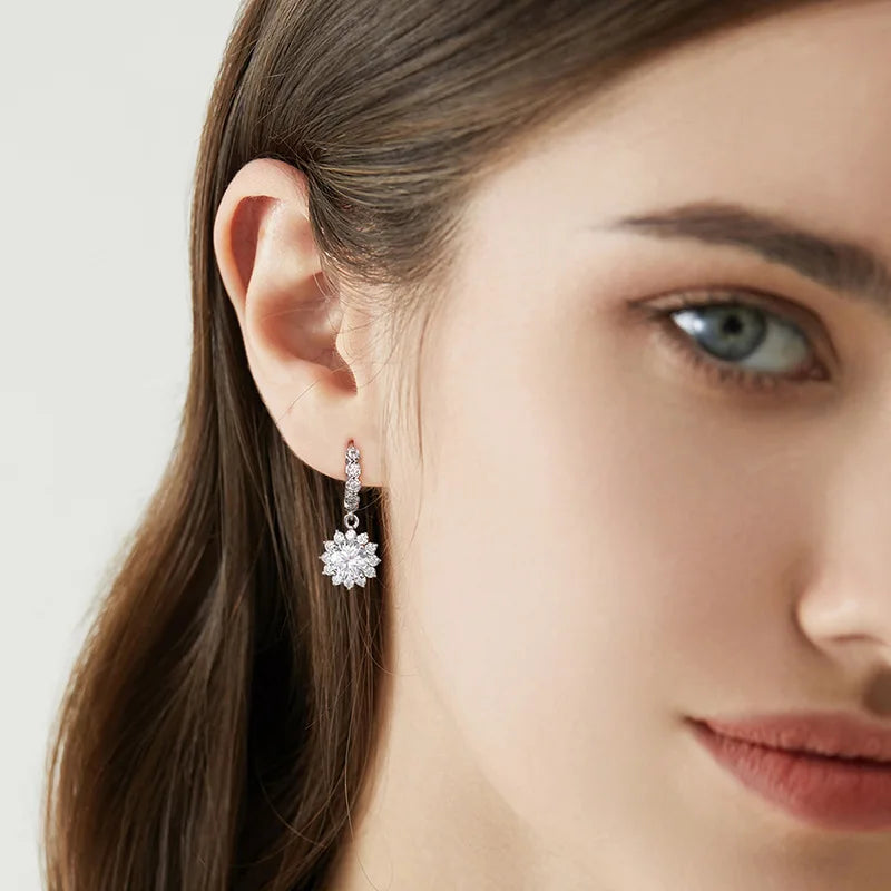 S925 Silber Moissanit Ohrringe Sonnenblumen-Stil wunderschön, geeignet für den täglichen Gebrauch, passende Kleider, Bankette, Hochzeiten