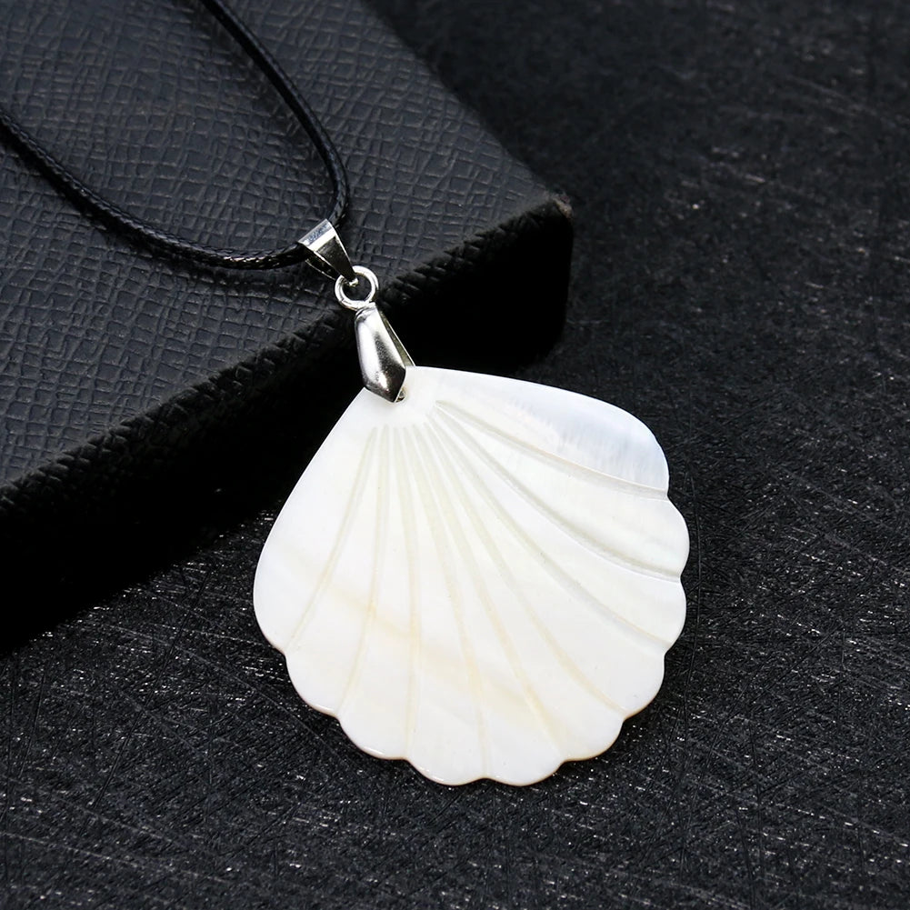 Weiß Shell Halskette Mutter der Perle Anhänger Carving Palmetto Fan Cowry Charme Sommer Shellfis MOPP Kette Party Frau Schmuck Geschenk