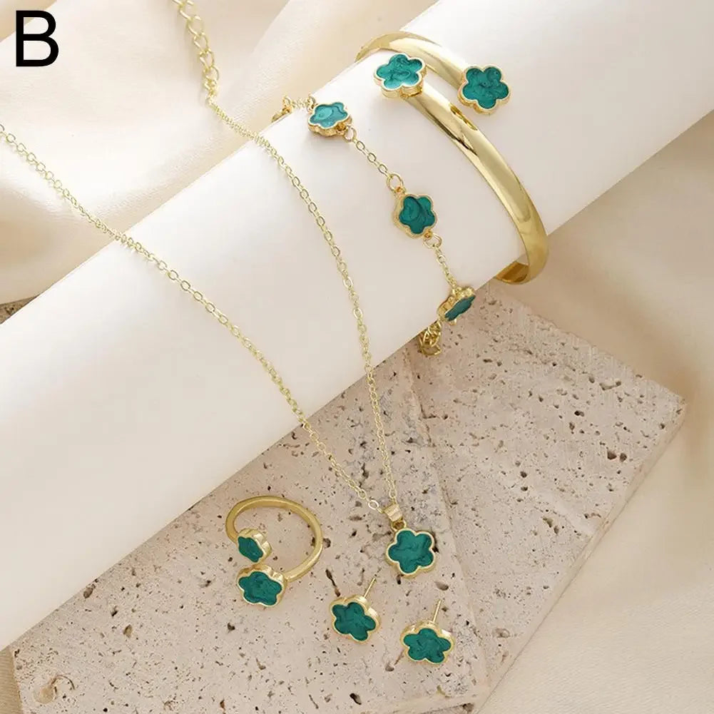Lucky Fünfblättriges Blumenklee Ohrringe Halskette Ring Armband Fünfteiliges Set für Damen Modische Accessoires Partyschmuck