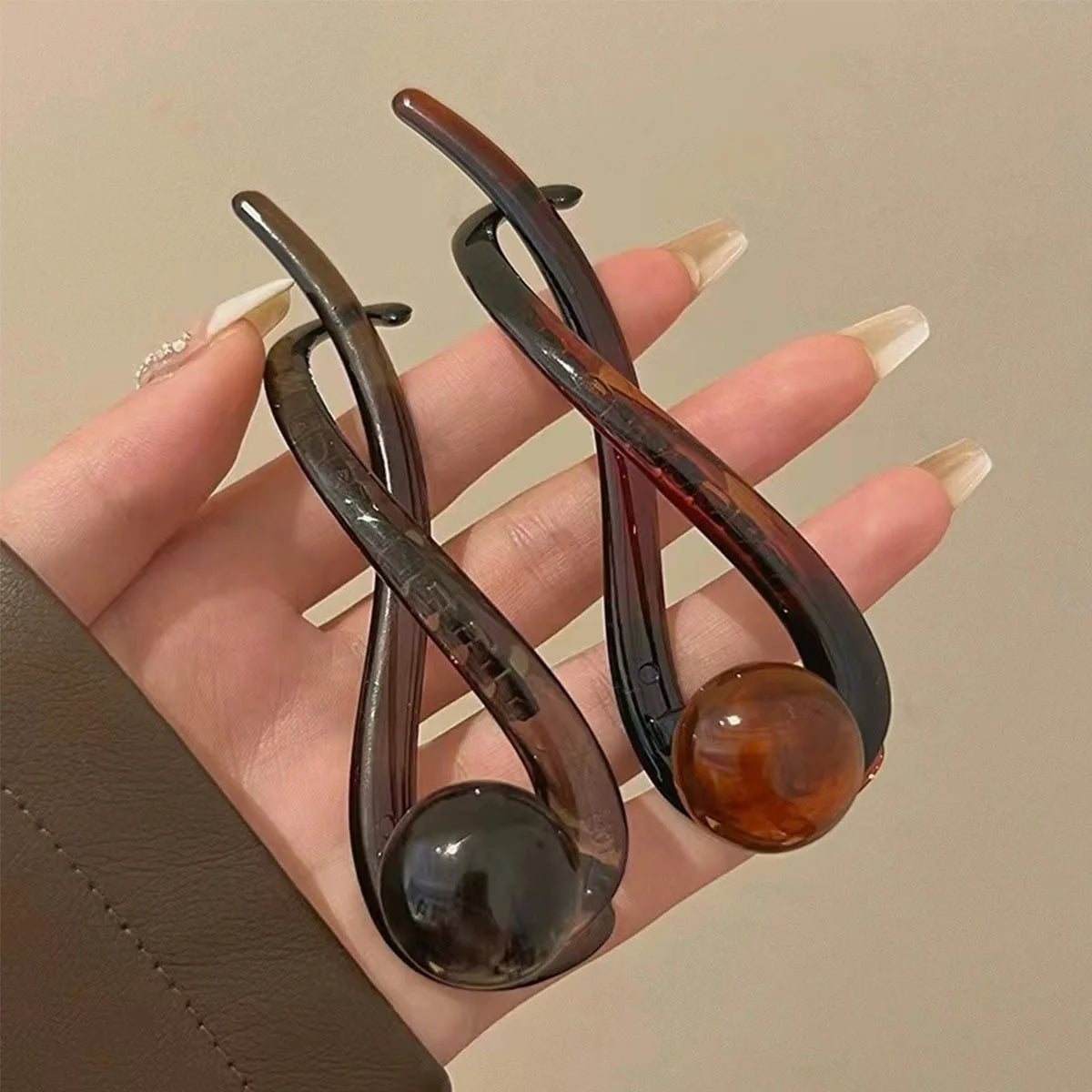 Neue Twist Haarspange Kunststoff Acryl Perle Imitation Perle Haarnadel Twisted Design Frauen Haarschmuck