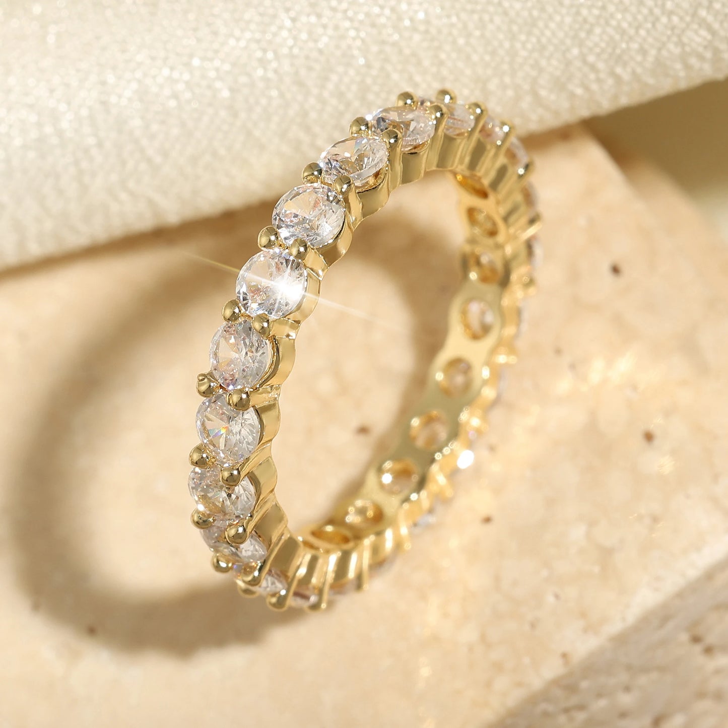 Klassische Baguette-Zirkonia-Verlobungsringe für Damen, luxuriöser, 18 Karat vergoldeter Hochzeitsschmuck