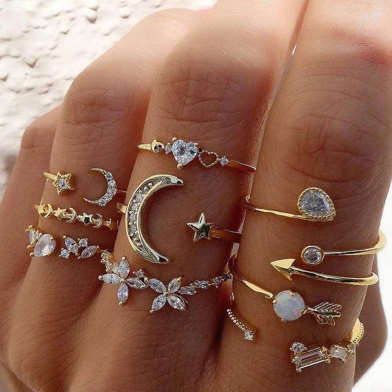 Boho Zirkon Ringe Set für Frauen, Gold Farbe Böhmen Kristall Brief Liebe Herz Mond Pfeil Blume Ring Hochzeit Schmuck Geschenke