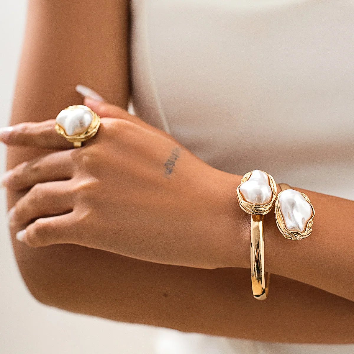 Vintage Unregelmäßige Barock Perlen Halskette Armbänder für Frauen Charme Gold Farbe Verstellbare Öffnung Ringe Schmuck Set Party Geschenke