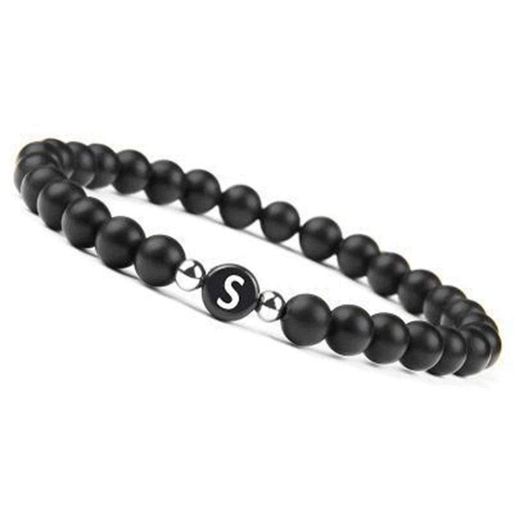 6 mm 26 Buchstaben-Armband, Unisex, schwarzer mattierter Stein, Perlen-Armreif, handgefertigt, DIY-Armband für Frauen, Männer, Paare, Freundschaftsgeschenke