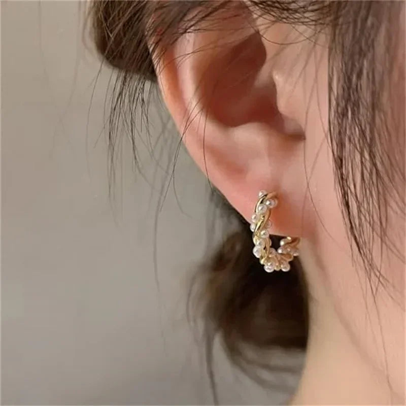 Französische Imitationsperle Creolen Kleine runde Kreisring Ohrringe für Frauen Minimalistischer Schmuck Elegante Ohrschnalle Geschenke