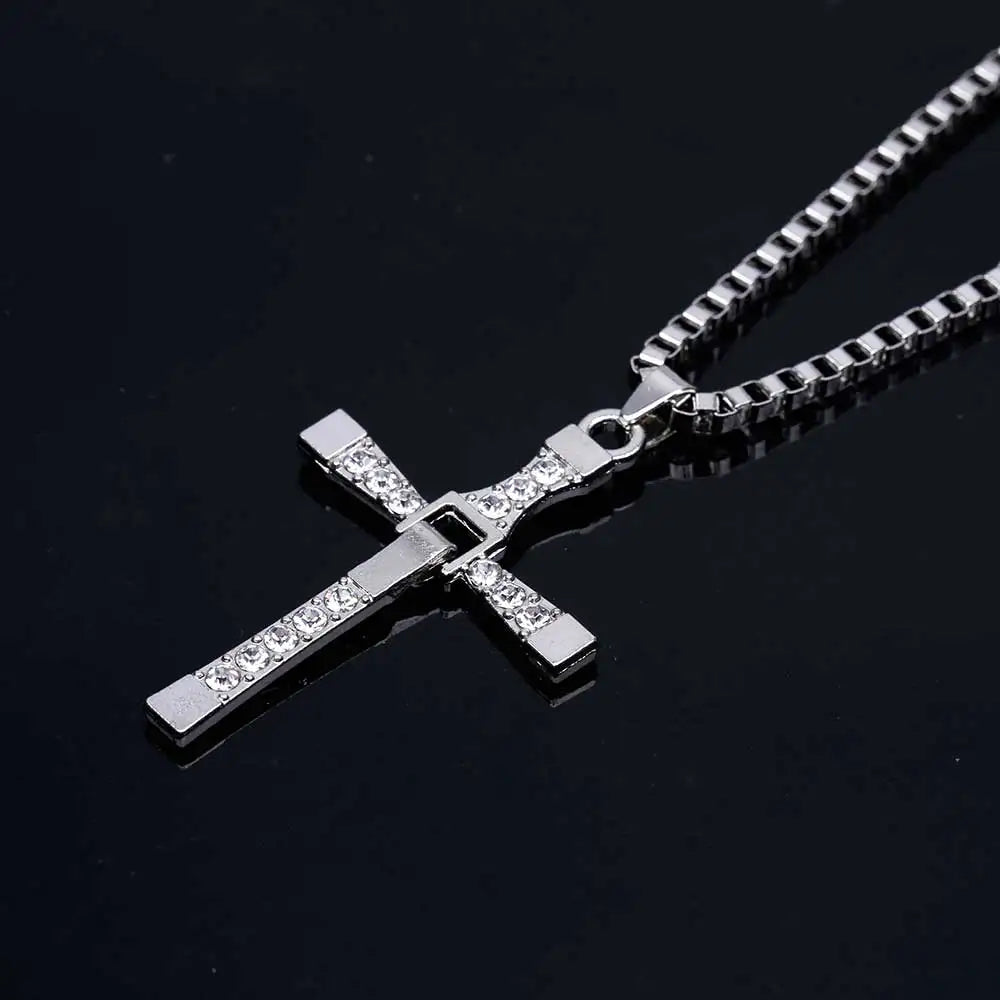 Dominic Toretto The Fast and The Furious Celebrity Vin Diesel Artikel Kristall Jesus Männer Kreuz Anhänger Halskette Geschenk Schmuck