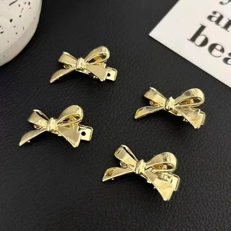 4 Stück/Set neue Mini-Haarnadeln mit goldener Schleife für Damen, süße und coole Mädchen-Pony-Haarnadeln und Haar-Accessoires