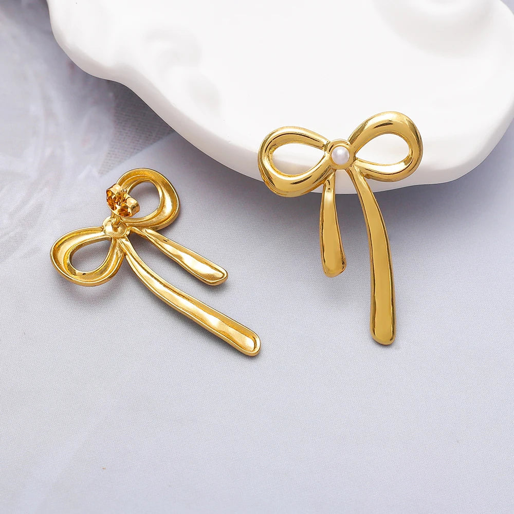 Goldfarbene Schleife-Ohrringe für Frauen, 2025, Bankett-Party-Dekoration, Edelstahl-Ohrringe, Ohrstecker, eingelegter Imitationsperlen-Schmuck