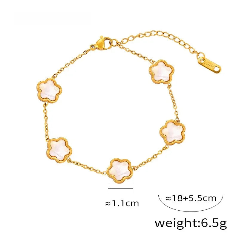 Rustikales frisches Titan-Stahl-Blumen-Accessoires-Armband, weiße Muschel, Acryl-Ohrringe, einfaches Halsketten-Set, Schmuck-Ensemble