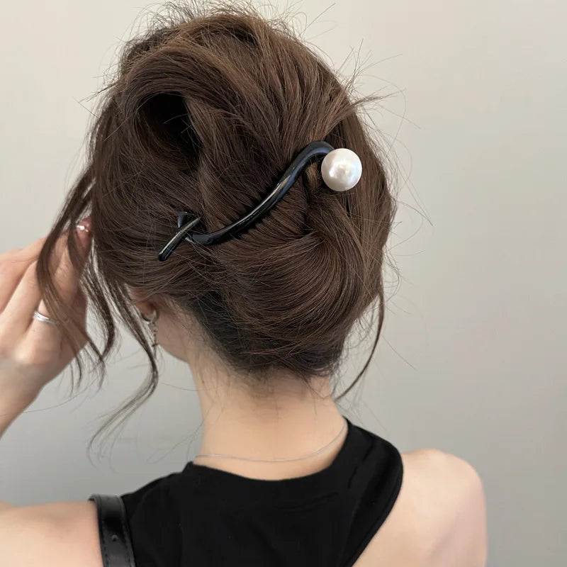 Neue Twist Haarspange Kunststoff Acryl Perle Imitation Perle Haarnadel Twisted Design Frauen Haarschmuck