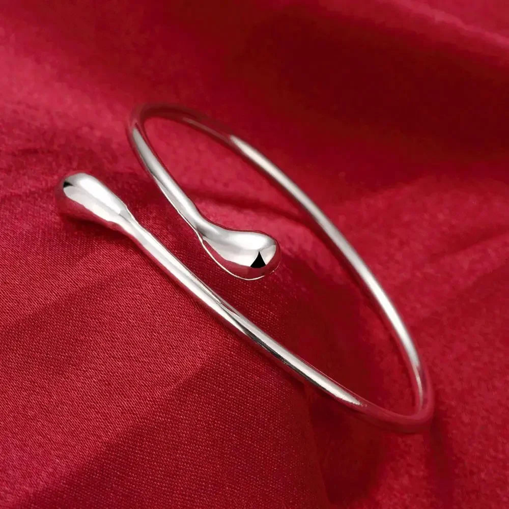 Charm-Armbänder aus 925er-Sterlingsilber für Damen, feine Wassertropfen-Armreifen, Damenmode, Hochzeit, Party, Weihnachtsgeschenk, Schmuck
