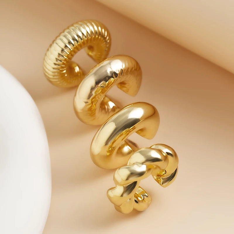 Mode 4 stücke C Förmigen Acryl Ohr Clip für Frauen Einfache Gold Silber Farbe Keine Durchbohrten Runde Ohrringe Punk Weiblichen schmuck