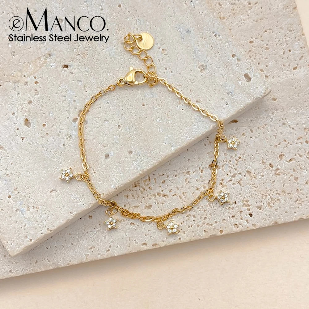 eManco Edelstahl-Armband mit zartem Strass-Blumen-Anhänger, edler Schmuck für Damen, Armbänder, 48-Stunden-Versand