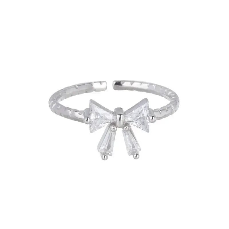 Romantische schöne weiße Schleife Ringe weibliche Mädchen exquisite Schmuck Ring mit glänzender Fliege Zirkon für Party Dating Liebhaber Geschenke