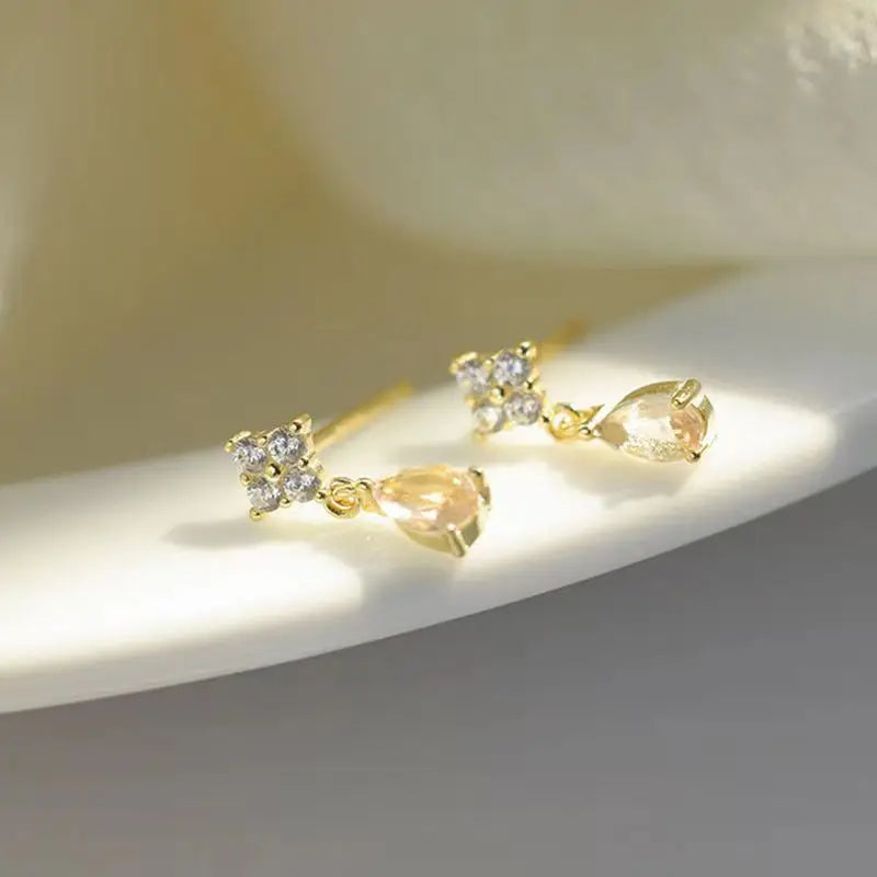 Koreanische Nette Ohr Piercing Wasser Tropfen Ohrringe für Frauen Kristall Kurze Quaste Hypoallergen Weibliche Ohrringe Partei Schmuck Brincos