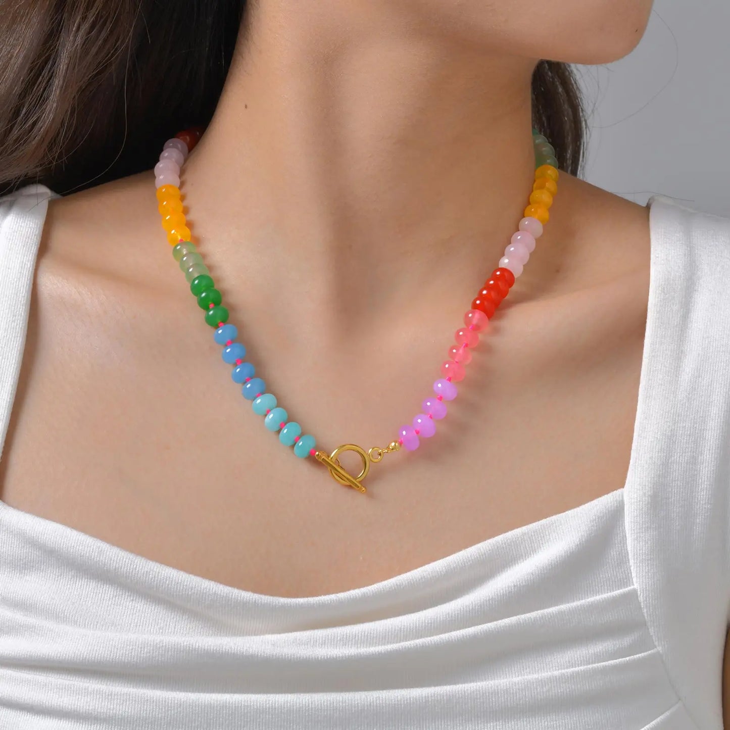 Einzigartige farbige Naturstein-Halskette, Damen-Halsketten aus Edelstahl mit OT-Schnalle und Perlenkette, Modeschmuck-Geschenke