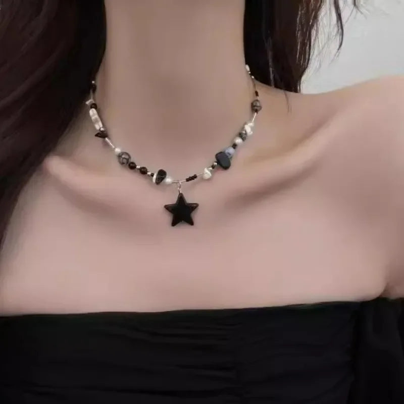 Y2K Schwarzer Stern Anhänger Halskette Frauen Süße Coole Hals Schmuck Mädchen Personalisierte Leichte Harz Pentagramm Perlen Halskette Geschenk