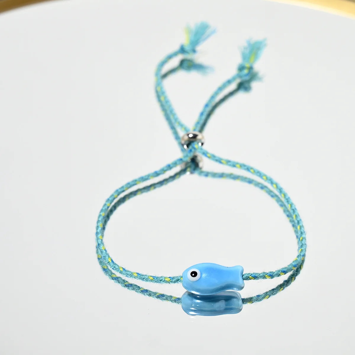 Böhmisches Keramik-Armband mit kleinem Fisch – mehrfarbiger Zugschnur, verstellbar, trendige Knöchel-/Handgelenkkette, süßer Damen-Festival-Schmuck