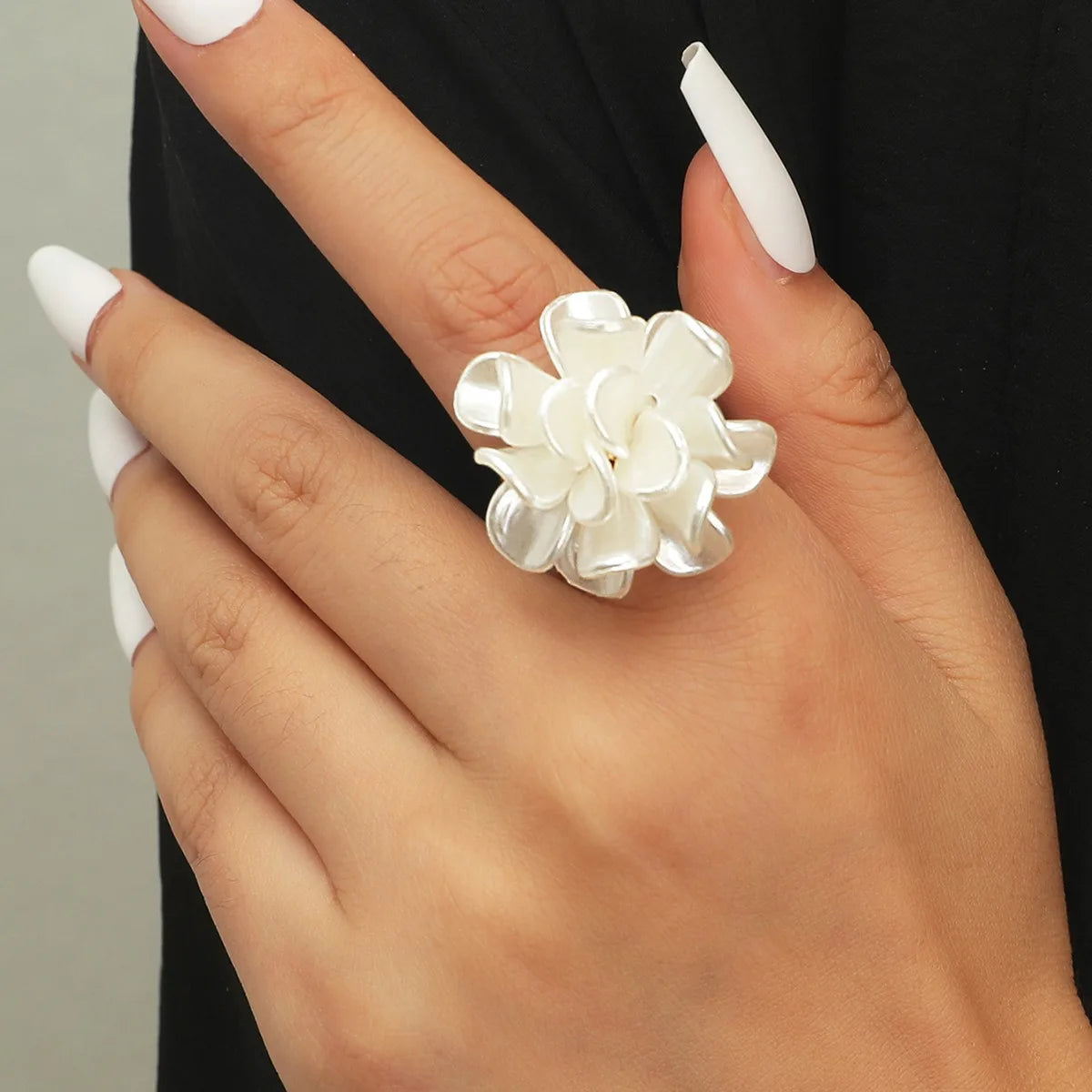 Neue Koreanische Weiße Blume Ringe für Frauen Mädchen Vergoldet Einstellbare Ringe Anillos Hochzeit Verlobung Party Ring Valentinstag