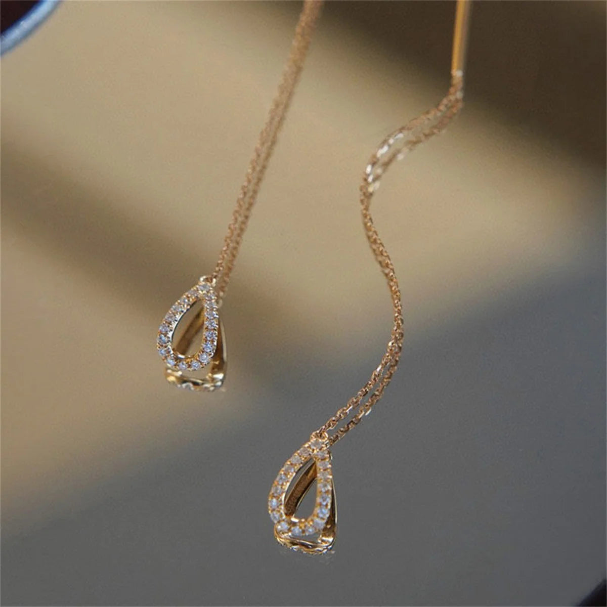 Einfache Gold Farbe Wasser Tropfen Lange Quaste Ohrringe Für Frauen Koreanische Mode Strass Waterdrop Ohr Linie Baumeln Ohrring Schmuck