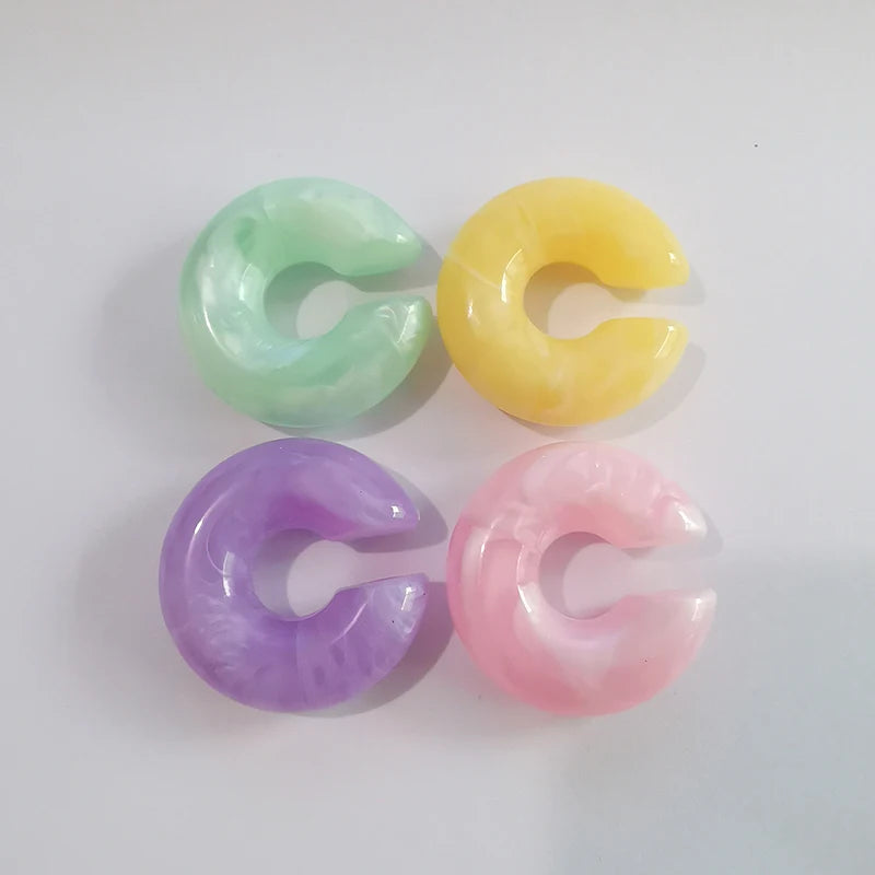 Mode 4 stücke C Förmigen Acryl Ohr Clip für Frauen Einfache Gold Silber Farbe Keine Durchbohrten Runde Ohrringe Punk Weiblichen schmuck