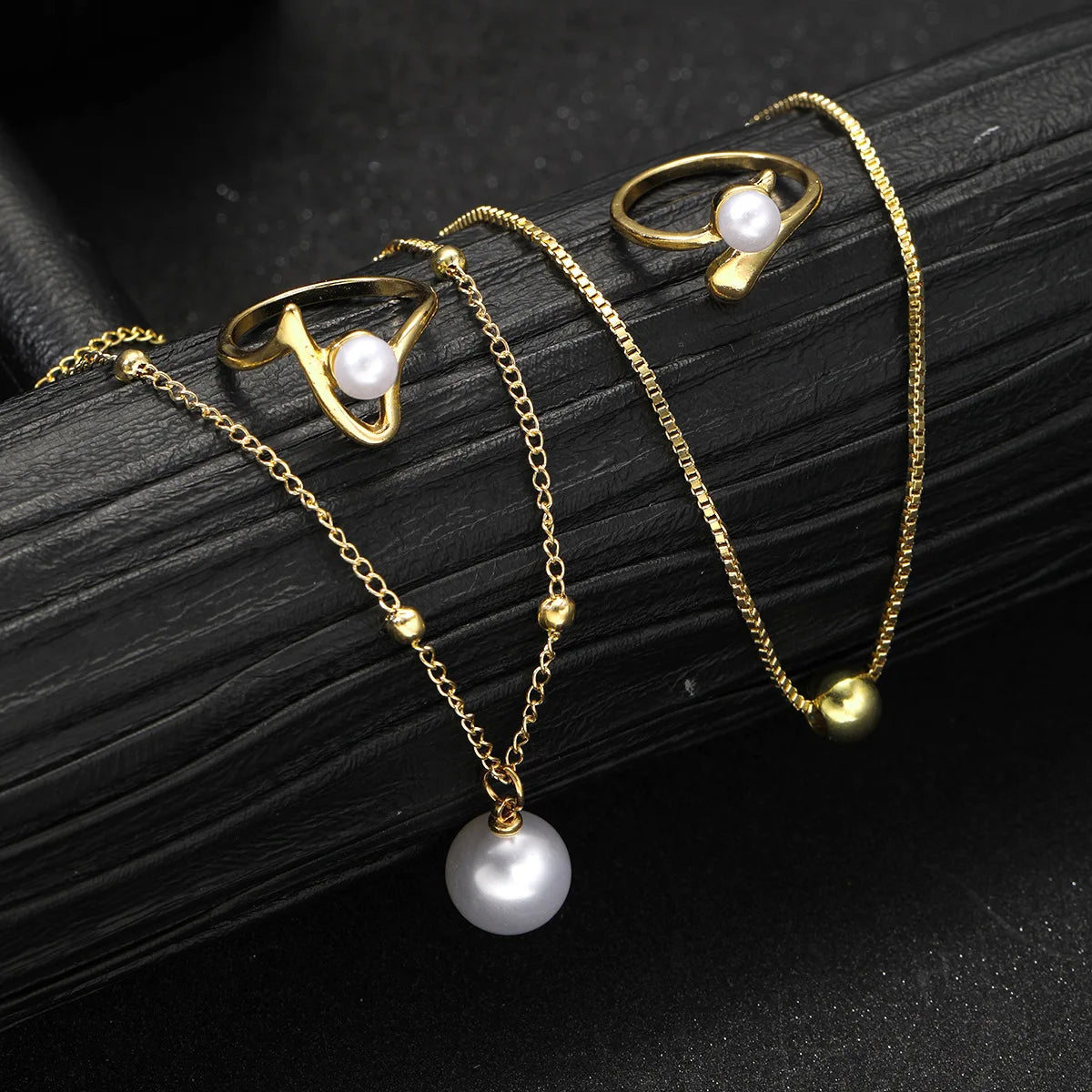 Neue Einfache Runde Perle Linie Imitation Perle Ringe Ohrringe Anhänger Halskette Vier-Stück Sets für Frauen Trend Jewerly Set Paty geschenk