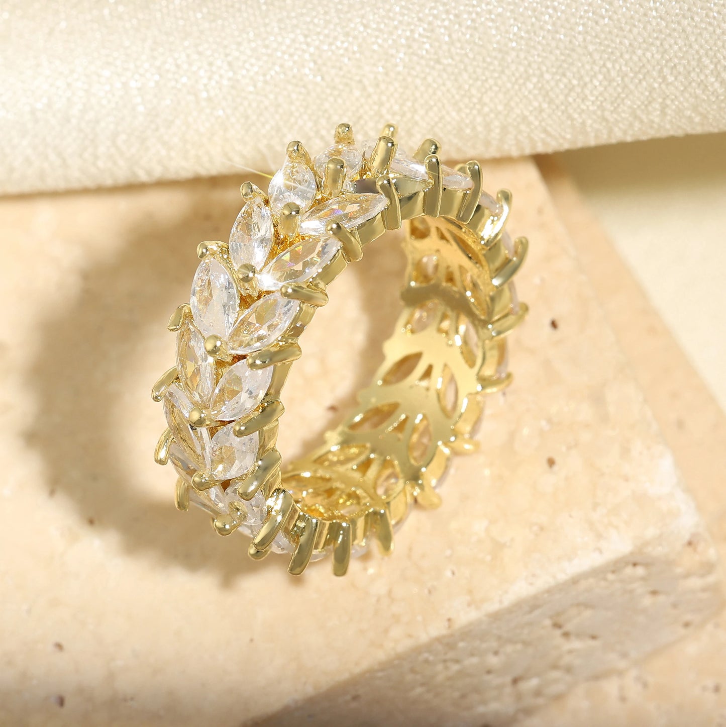 Klassische Baguette-Zirkonia-Verlobungsringe für Damen, luxuriöser, 18 Karat vergoldeter Hochzeitsschmuck