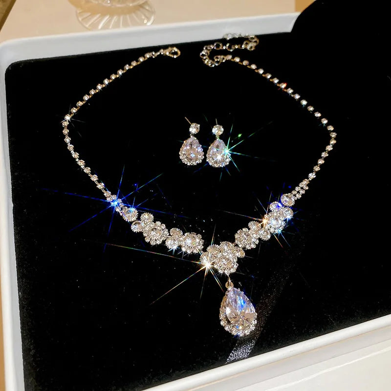 Glänzende Kristall Halskette Ohrringe Damen Mode Große Wassertropfen Strass Halsketten Hochzeit Abendkleid Schmuck Set