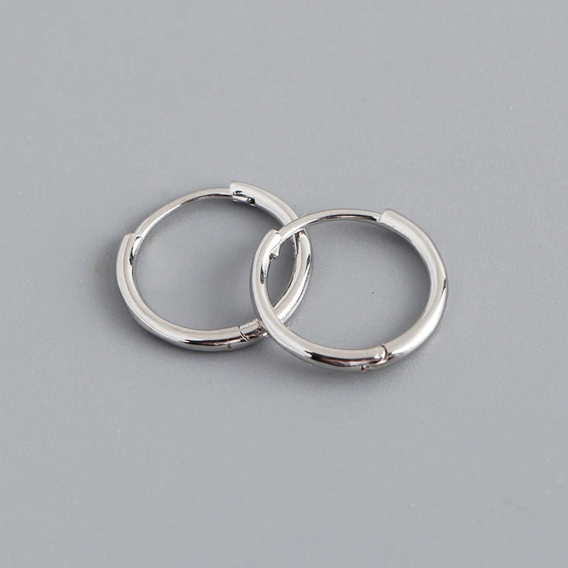 WANTME 925er Sterlingsilber, modisch, schlicht, Huggies-Ohrschnalle, Zubehör, minimalistischer Charme, Ohr-Creolen für Damen, Schmuck